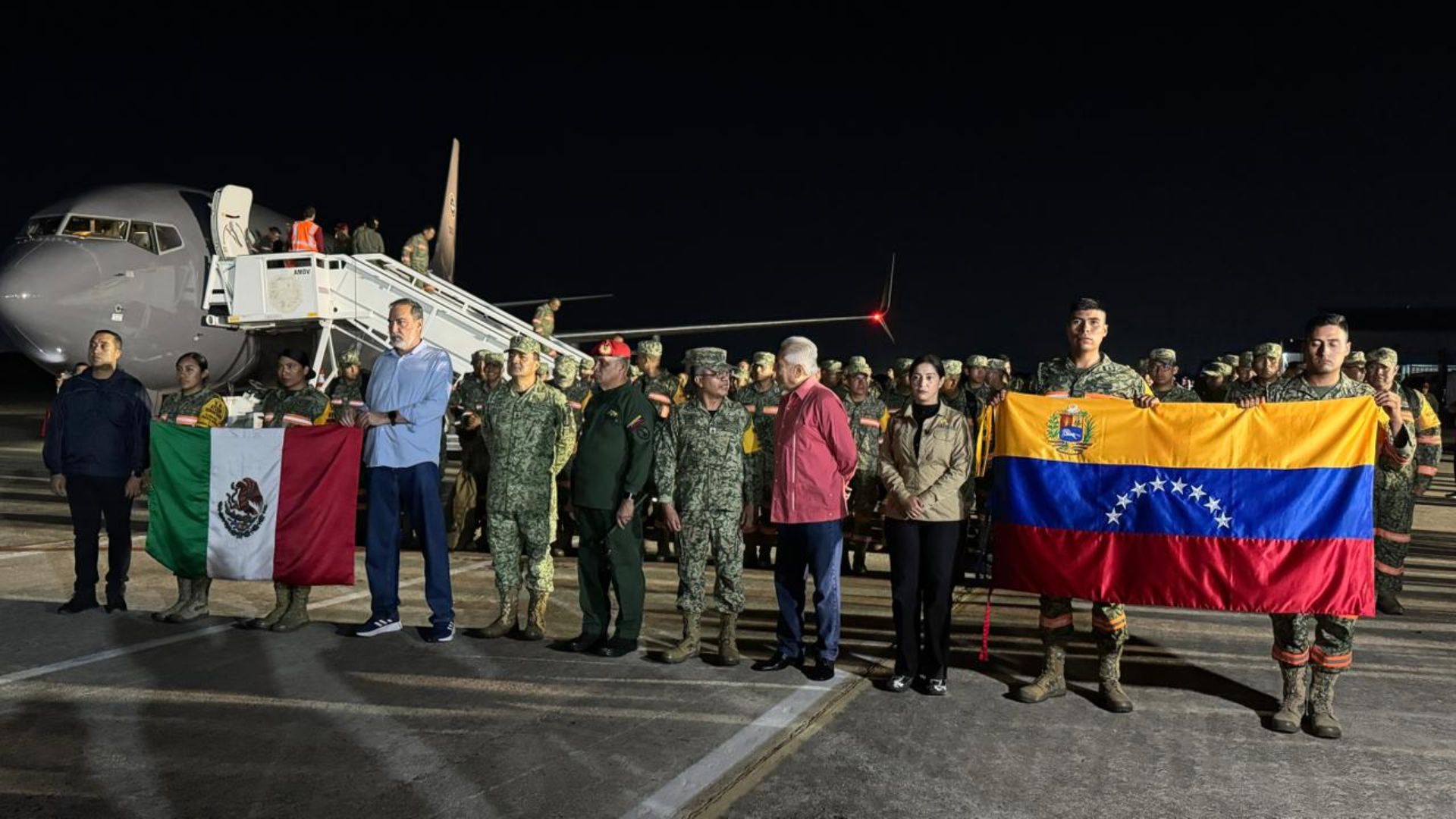 Brigada de México ayudando en Venezuela.